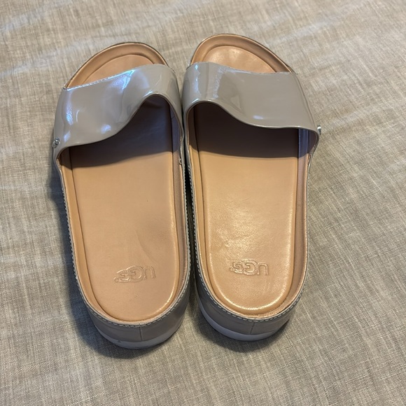 Like new!!!! Ugg slides - Picture 3 of 4